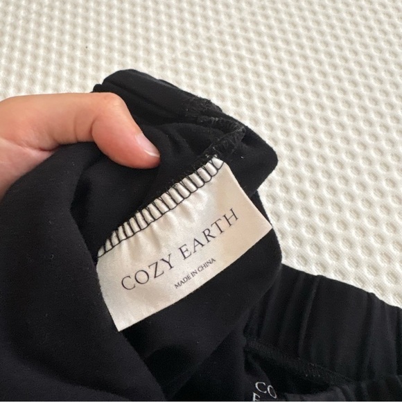 Cozy Earth Brushed Bamboo Wide Leg Pull-On Pant black
Size S - Picture 7 of 10